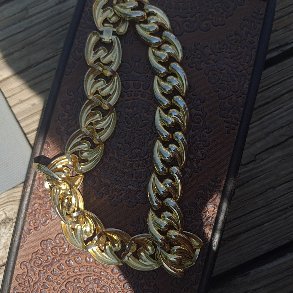 Chain necklace or bracelet